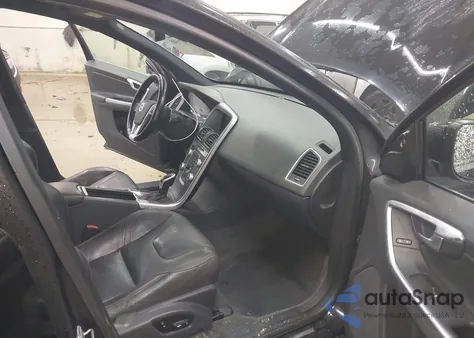 2016 Volvo Xc60 T6 from USA, damaged, VIN YV4902RKXG2854528